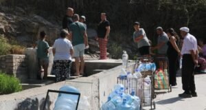 İzmir’de su krizi: Çeşmelerde kuyruk oluştu