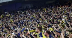 Kadıköy’de tarihi gece! Tribünlerden dünya rekoru