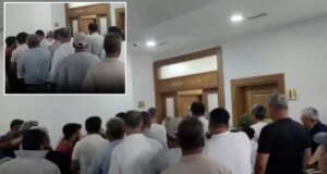 Kahramanmaraş’ta susuz kalan vatandaşlar bidonlarla belediyeyi bastı