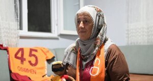 Kayserili Neslihan teyze Osimhen ile bir araya geldi