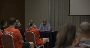 Mehmet Akif Üstündağ’dan Filenin Sultanları’na destek!