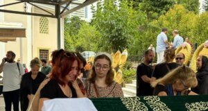 Yeşilçam’ın Usta İsimlerinden Münir Özkul’un Eşi Umman Özkul Hayatını Kaybetti