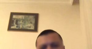 Şaman ayini için evinde keçi ve horoz kesti