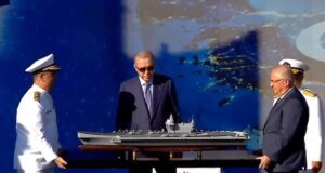 TEKNOFEST’te tartışma yaratan görüntü! ‘Ne var bunda’ diyen de var, eleştiren de