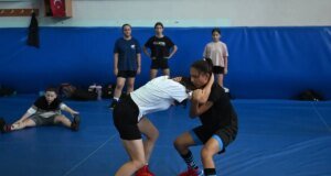 KKTC Kadın Güreşçileri Edirne’de Antrenman Yaptı