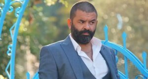 Ünlü oyuncu Bülent Şakrak, genç sevgilisiyle doğum gününde aşk tazeledi