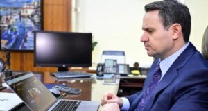 Akın Gürlek kimdir? Akın Gürlek kaç yaşında, nereli?