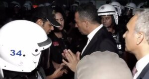 Çevik kuvvet ekipleri CHP İstanbul İl Başkanlığı önünde toplandı, arbede çıktı