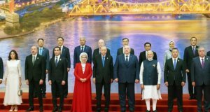 Cumhurbaşkanı Erdoğan ve eşi Şanghay Zirvesi’nde aile fotoğrafına katıldı