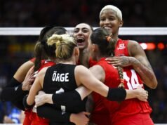 Kabine üyeleri, A Milli Kadın Voleybol Takımı’nı tebrik etti