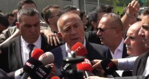 Gürsel Tekin ‘Bu bağıranlar CHP’li değil’ dedi, partiden jet yanıt geldi