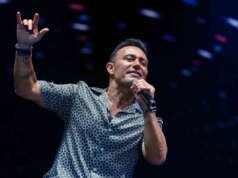 Mustafa Sandal İzmir Enternasyonal Fuarı’nda Coşkulu Bir Konser Verdi