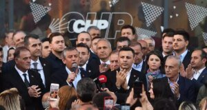 Özgür Çelik’in yerine Gürsel Tekin kayyum olarak atandı