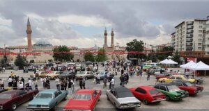 Sivas Kongresi’nin 106. Yıl Dönümünde Klasik Otomobil Fuarı Açıldı