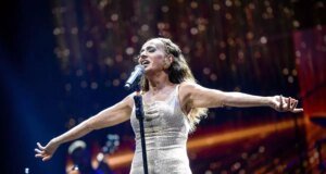 Yıldız Tilbe İzmir Fuarı’nda Unutulmaz Bir Konser Verdi